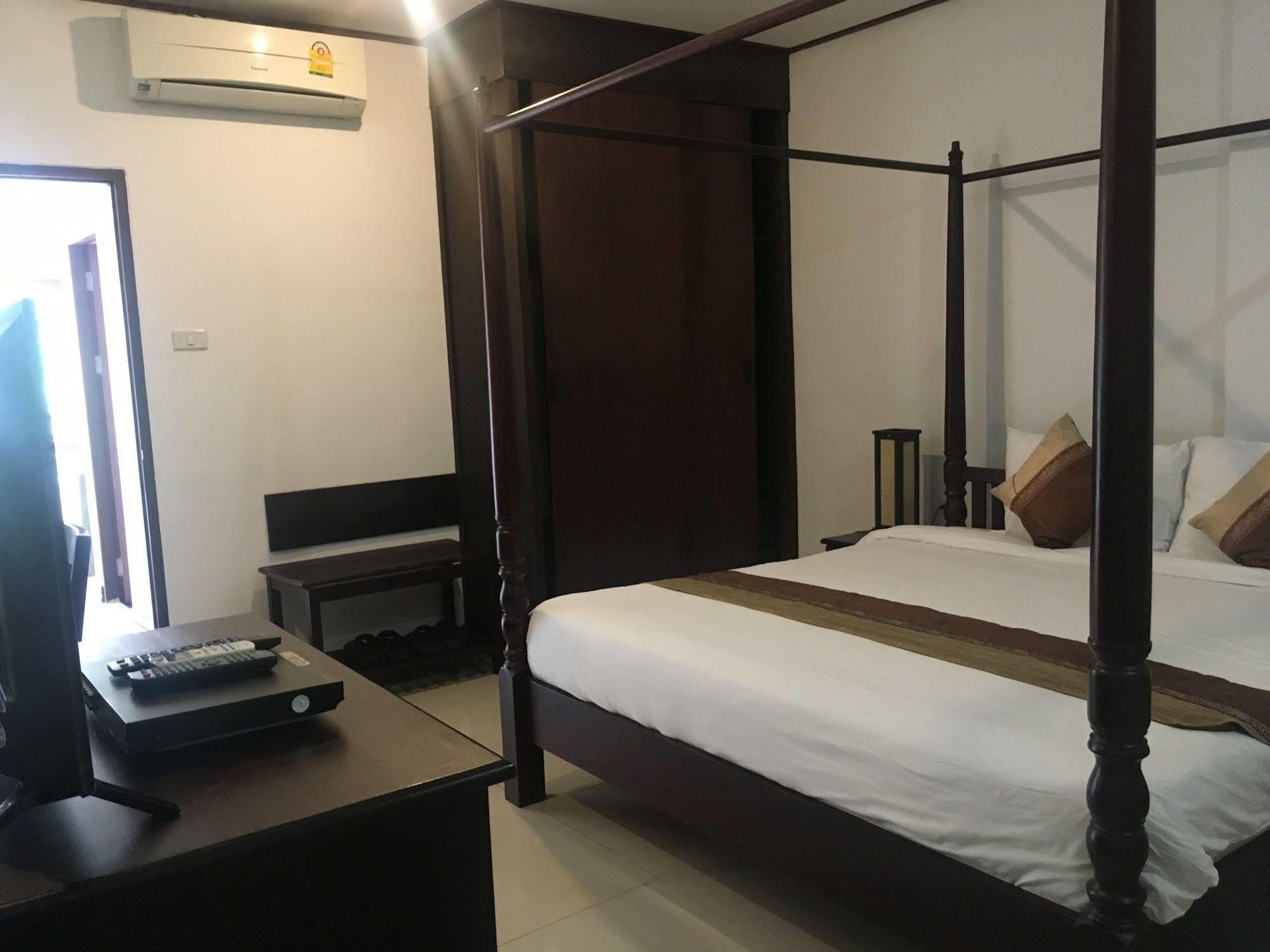 Av Hotel ビエンチャン エクステリア 写真
